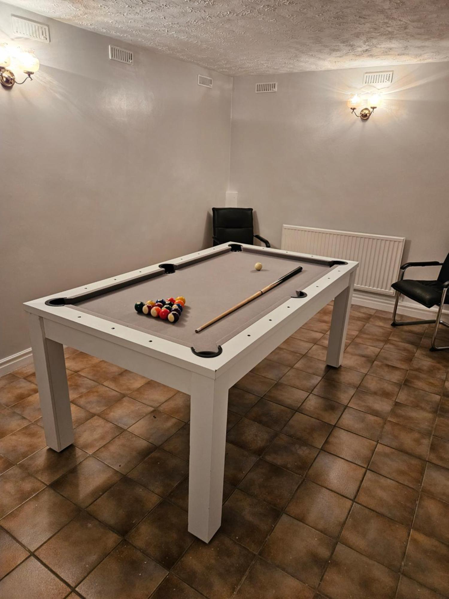 Lister Park Bradford 2bed Detached House Parking Cinema Screen Games Holiday home *